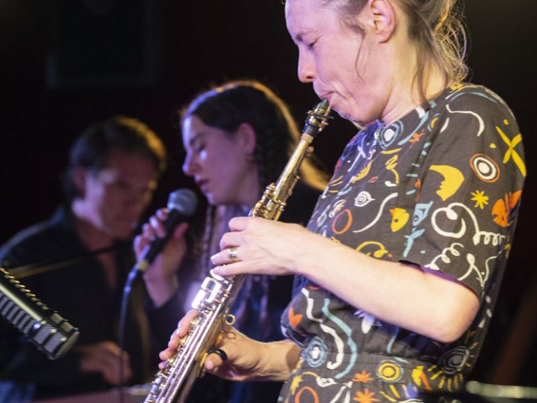 Intrigerende verscholen mysteries in muziek van Tineke Postma